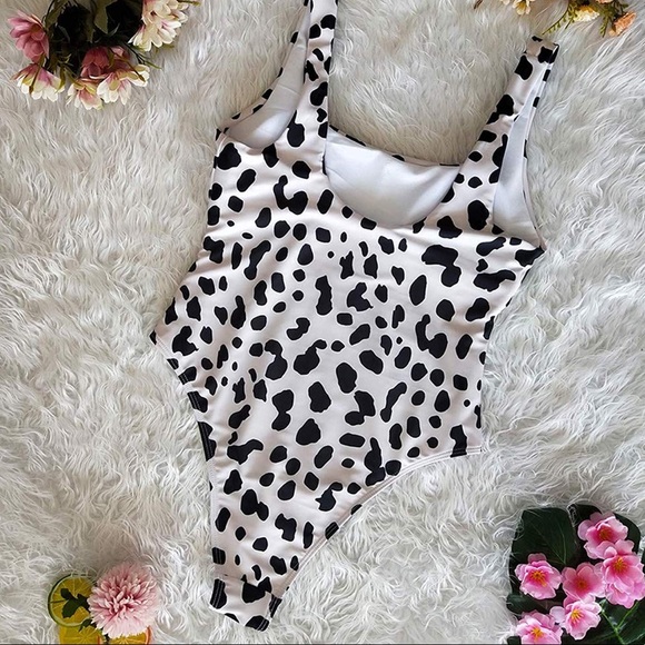 White leopard print high cut monokini swimsuit - Picture 7 of 7